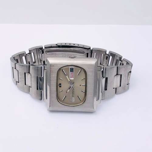 *SEIKO 5 AUTOMATIC MENS WATCH* COLLECTORS PIECE!