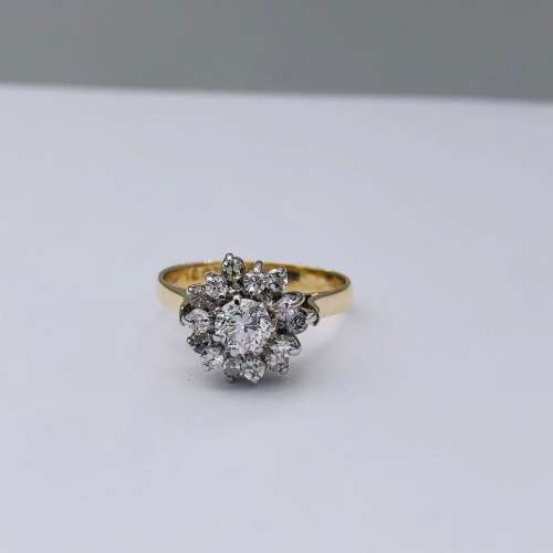 *18CT GOLD DIAMOND SOLITAIRE CLUSTER RING* 0.60CT DIAMONDS!
