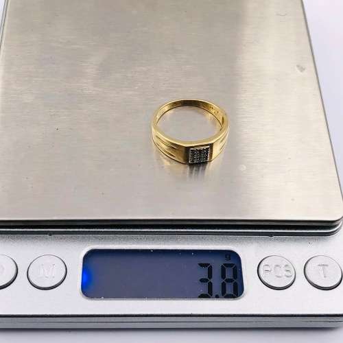 *9CT DIAMOND SQUARE CLUSTER RING* R1 BIDS