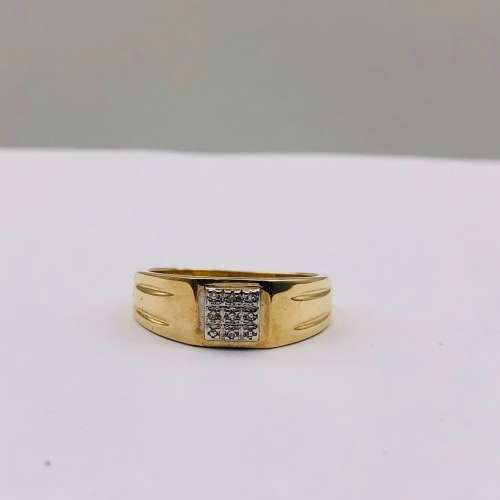 *9CT DIAMOND SQUARE CLUSTER RING* R1 BIDS