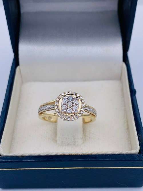 *0.50CT DIAMOND HALO CLUSTER RING* R1 BIDS!