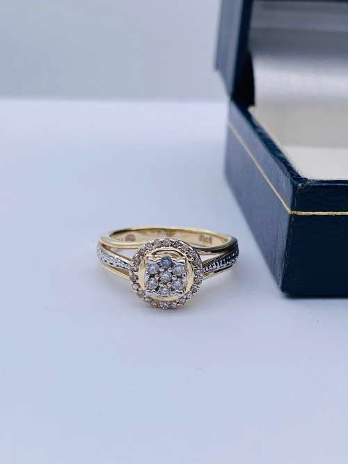 *0.50CT DIAMOND HALO CLUSTER RING* R1 BIDS!
