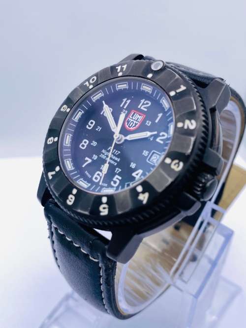 *LUMINOX  F-117 NIGHTHAWK MENS WATCH* R1 BIDS!