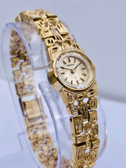 *SEIKO MANUAL WIND LADIES GOLD WATCH* R1 BIDS