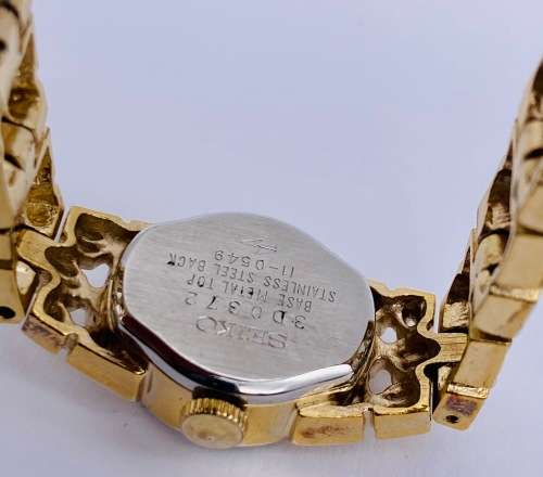 *SEIKO MANUAL WIND LADIES GOLD WATCH* R1 BIDS