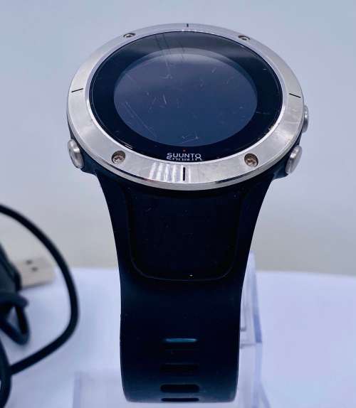 *SUUNTO SPORTS SMARTWATCH WITH CHARGER* R1 BIDS!