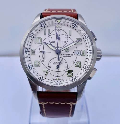 *MINT VICTORINOX AUTOMATIC CHRONOGRAPH LUXURY WATCH* R1 BIDS!
