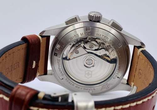 *MINT VICTORINOX AUTOMATIC CHRONOGRAPH LUXURY WATCH* R1 BIDS!