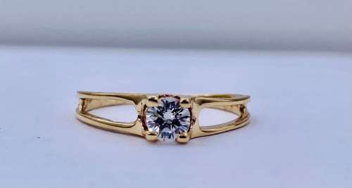 *INVESTMENT 0.50CT DIAMOND DOUBLE SHANK* R1 BIDS!