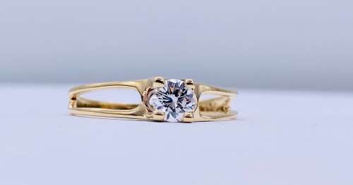 *INVESTMENT 0.50CT DIAMOND DOUBLE SHANK* R1 BIDS!