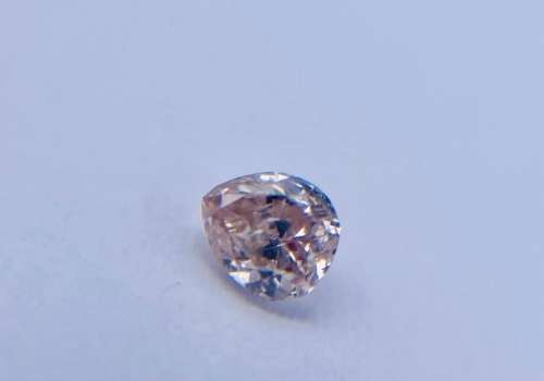 *EGL 0.10CT PEAR CUT DIAMOND* UNUSUAL PINK HUE!