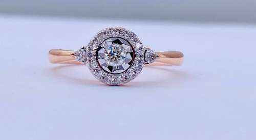 *BEAUTIFUL 18CT ROSE GOLD DIAMOND HALO RING* R1 BIDS