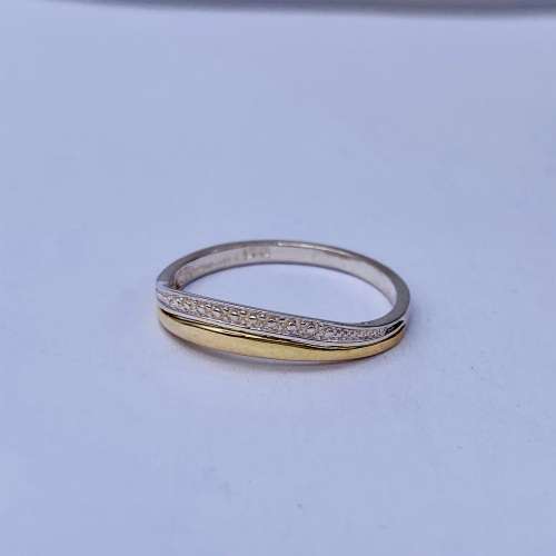 *9CT GOLD TWO-TONE BANDED RING* R1 BIDS!!!