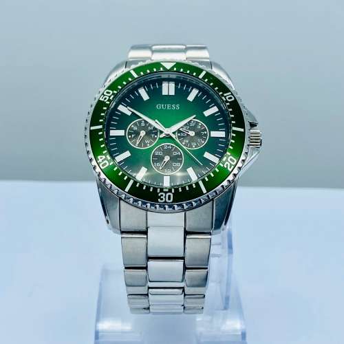 *GUESS DIVERS HULK CHRONO MENS WATCH* R1 BIDS!!!