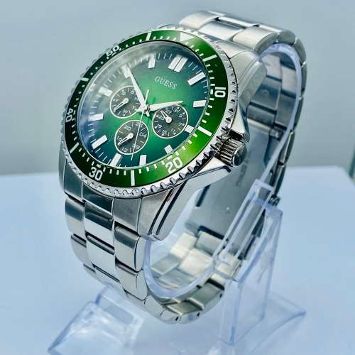 *GUESS DIVERS HULK CHRONO MENS WATCH* R1 BIDS!!!