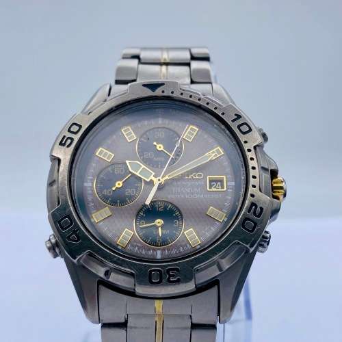 *SEIKO CHRONOGRAPH TITANIUM WATCH* SEE DESCRIPTION!