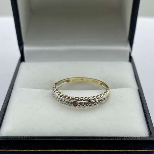 *9CT GOLD FEATHER RING* R1 BIDS!