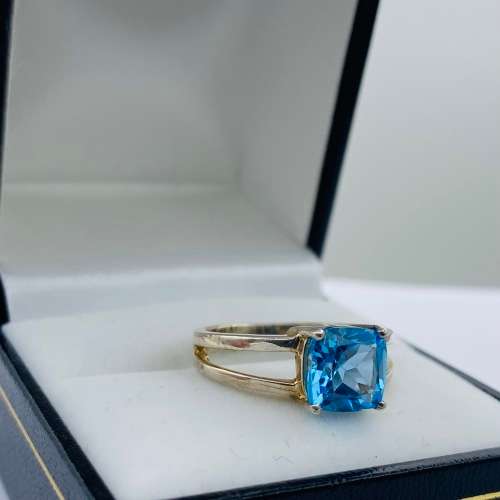 *DUAL PRONG SILVER & BLUE CUBIC RING* R1 BIDS!!!