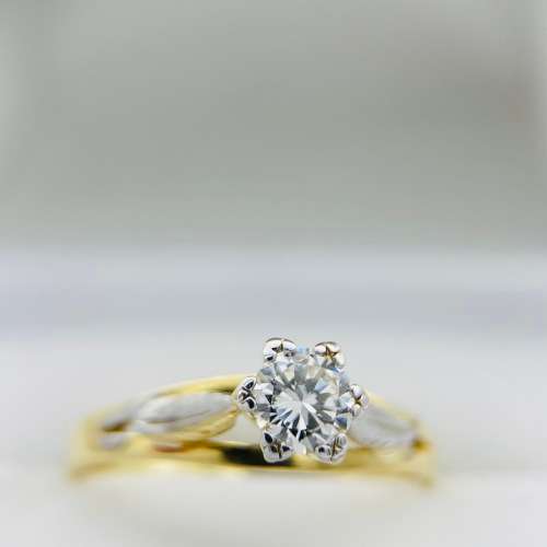 *INVESTMENT 0.50CT DIAMOND ENGAGEMENT RING* 18K GOLD