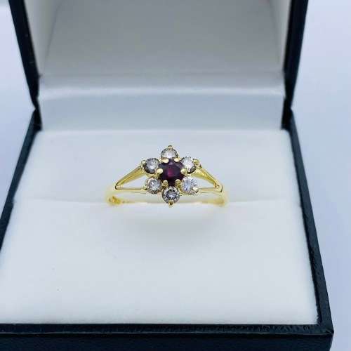 *18CT DIAMOND & RUBY CLUSTER RING* R1 BIDS