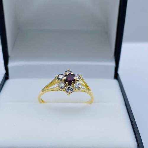 *18CT DIAMOND & RUBY CLUSTER RING* R1 BIDS
