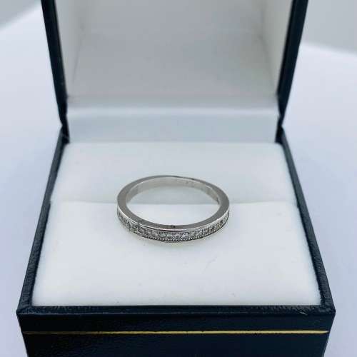 *ELEGANT STERLING SILVER ETERNITY RING* R1 BIDS!