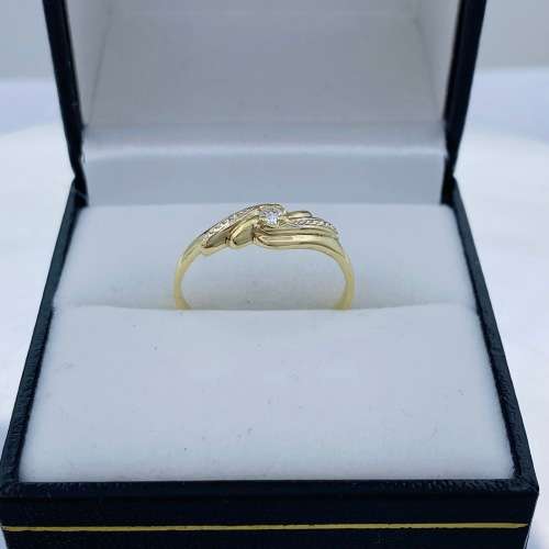 *LUXURY LADIES 0.30CT YELLOW and WHITE GOLD DIAMOND SWIRL RING* R1 BIDS!