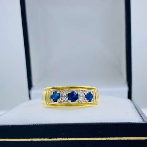*18CT DAZZLING DIAMOND & SAPPHIRE TRINITY RING* R1 BIDS