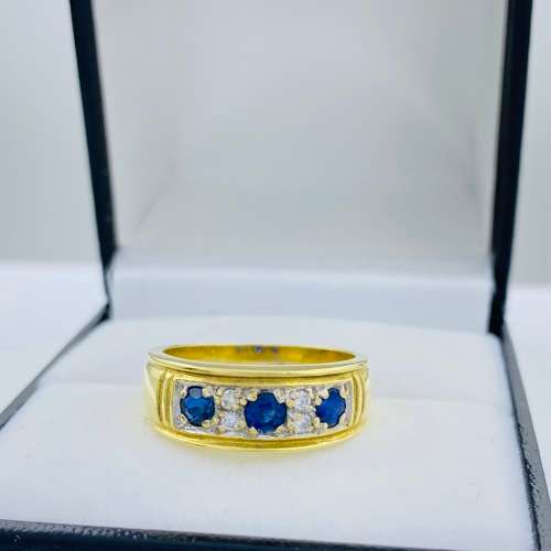 *18CT DAZZLING DIAMOND & SAPPHIRE TRINITY RING* R1 BIDS
