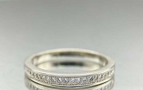 *ELEGANT STERLING SILVER ETERNITY RING* R1 BIDS!