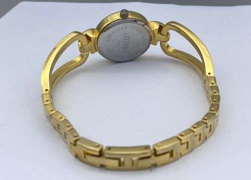 *LATAN DAINTY GOLD & CRYSTAL DRESS WATCH* R1 BIDS!