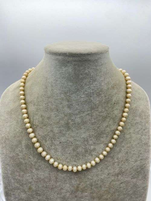 *LUXURY GOLD SALTWATER PEARL NECKLACE* R1 BIDS!