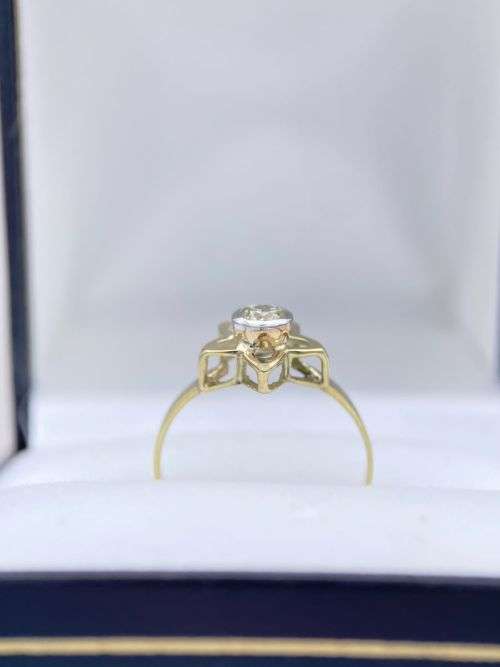 *STUNNING 0.25CT DIAMOND FLOWER SOLITAIRE RING* R1 BIDS