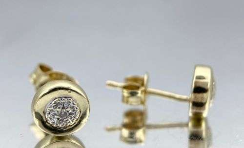 *DAZZLING YELLOW GOLD DIAMOND CLUSTER STUDS* R1 BIDS!