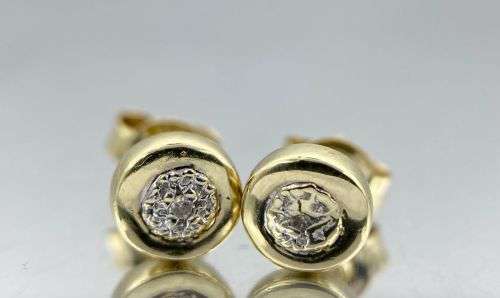 *DAZZLING YELLOW GOLD DIAMOND CLUSTER STUDS* R1 BIDS!