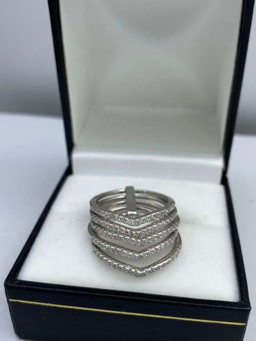 *DAZZLING LINKED ETERNITY CZ RING* R1 BIDS!!!
