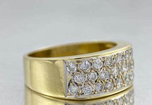 *INVESTMENT 1CT DIAMOND PAVE CLUSTER RING - 18K GOLD!* R1 BIDS!