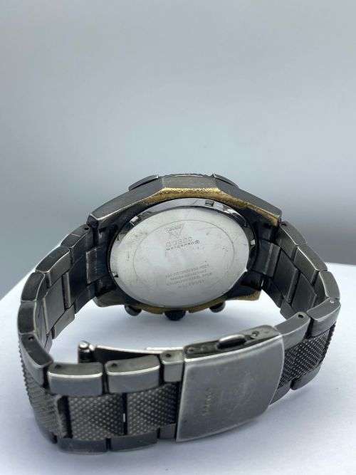 *GUESS CARBON STEEL MENS DRESS WATCH* R1 BIDS!!!