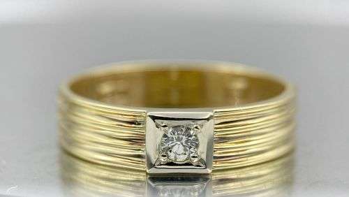 *SOLID YELLOW GOLD DIAMOND BANDED RING* R1 BIDS