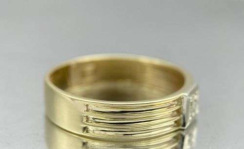 *SOLID YELLOW GOLD DIAMOND BANDED RING* R1 BIDS