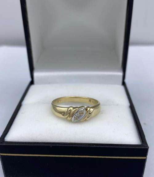 *LADIES YELLOW GOLD DIAMOND LEAF RING* R1 BIDS