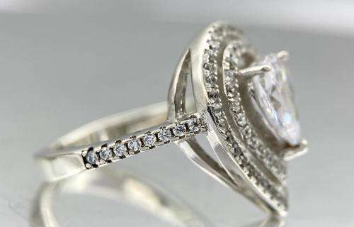 ***LUXURY PEAR SHAPE ETERNITY CLUSTER CZ RING*** R1 BIDS!!!