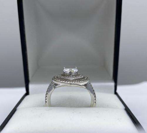 ***LUXURY PEAR SHAPE ETERNITY CLUSTER CZ RING*** R1 BIDS!!!
