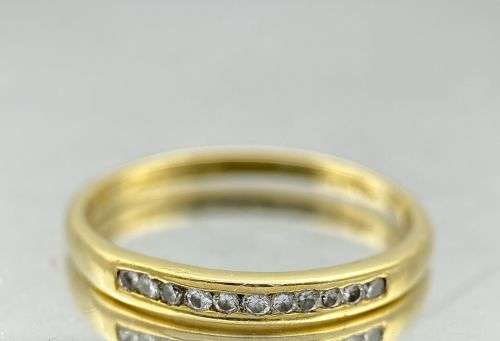 ***18CT GOLD CLASSIC DIAMOND CHANNEL RING***