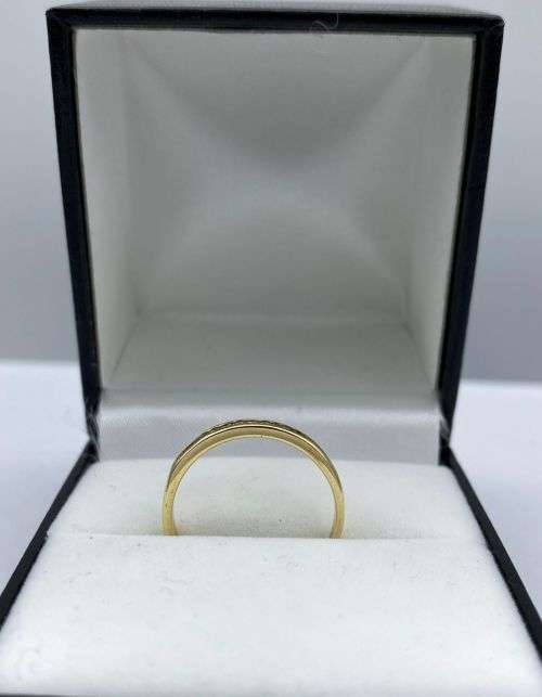***18CT GOLD CLASSIC DIAMOND CHANNEL RING***