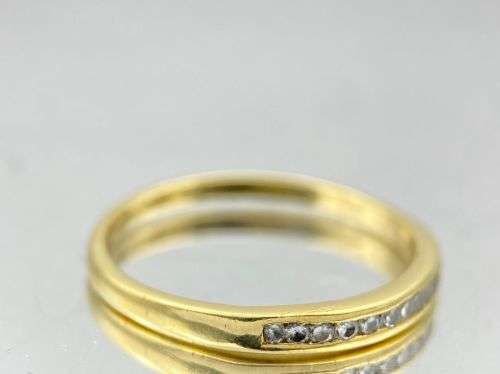 ***18CT GOLD CLASSIC DIAMOND CHANNEL RING***