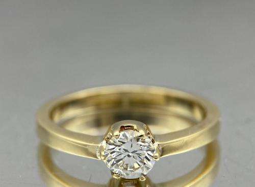 ***0.45CT DIAMOND 18K GOLD ENGAGEMENT RING*** R1 BIDS!