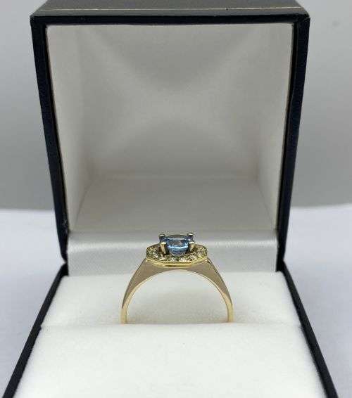 ***STUNNING DIAMOND HALO & AQUAMARINE RING*** YELLOW GOLD!