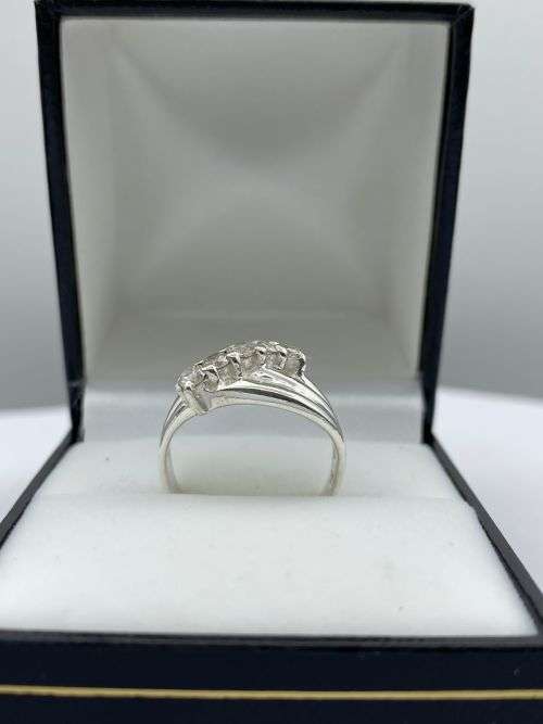 ***BEAUTIFUL SILVER ETERNITY CZ SPINDLE RING*** R1 BIDS!!!