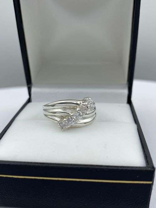 ***BEAUTIFUL SILVER ETERNITY CZ SPINDLE RING*** R1 BIDS!!!